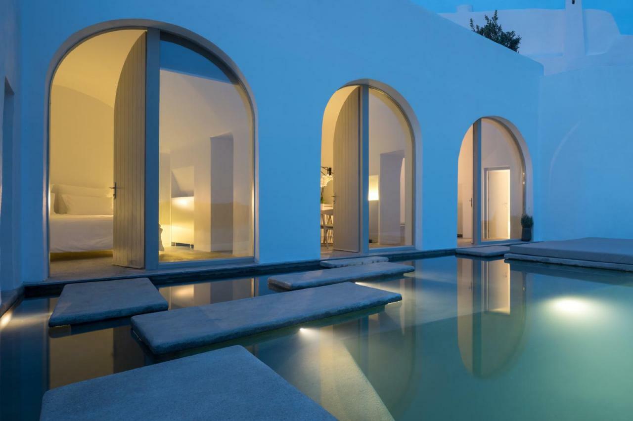 Suite Grand con Piscina a Sfioro Privata all'Aperto e Vista Caldera